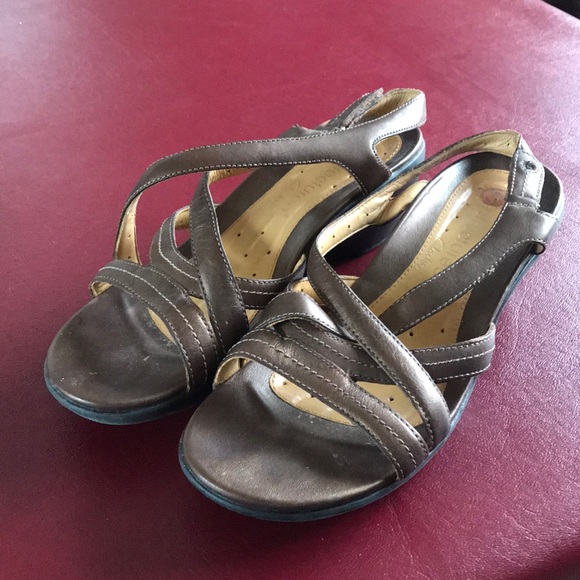 Clark’s Un-Structured Sandals - Picture 2 of 3